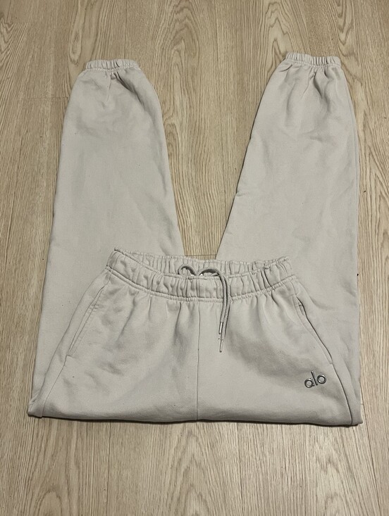 ALO Yoga Pants - Alo Accolade Joggers Small
